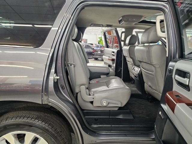 Used 2013 Toyota Sequoia Platinum image 35