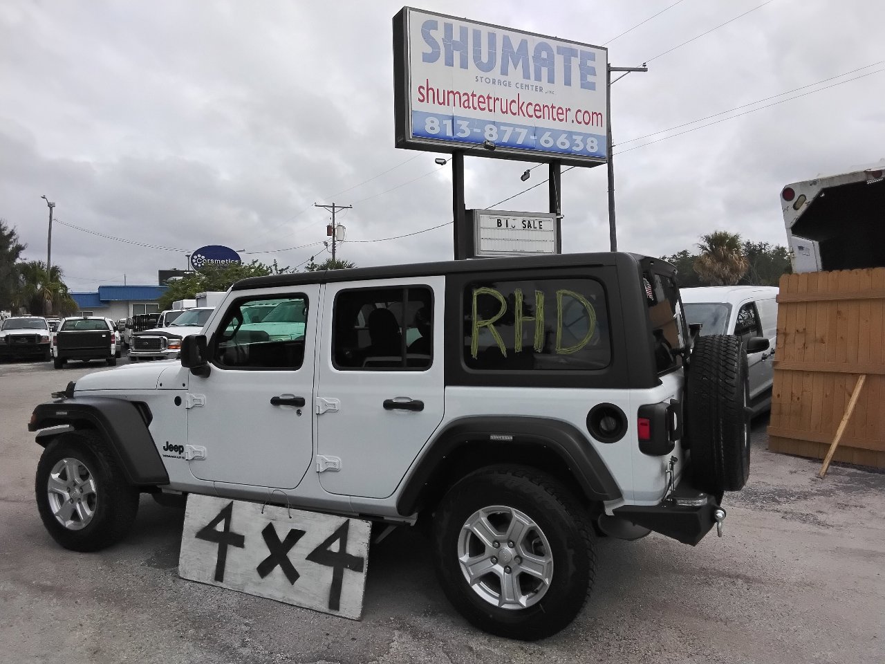 Used 2023 Jeep Wrangler Unlimited Sport image 2