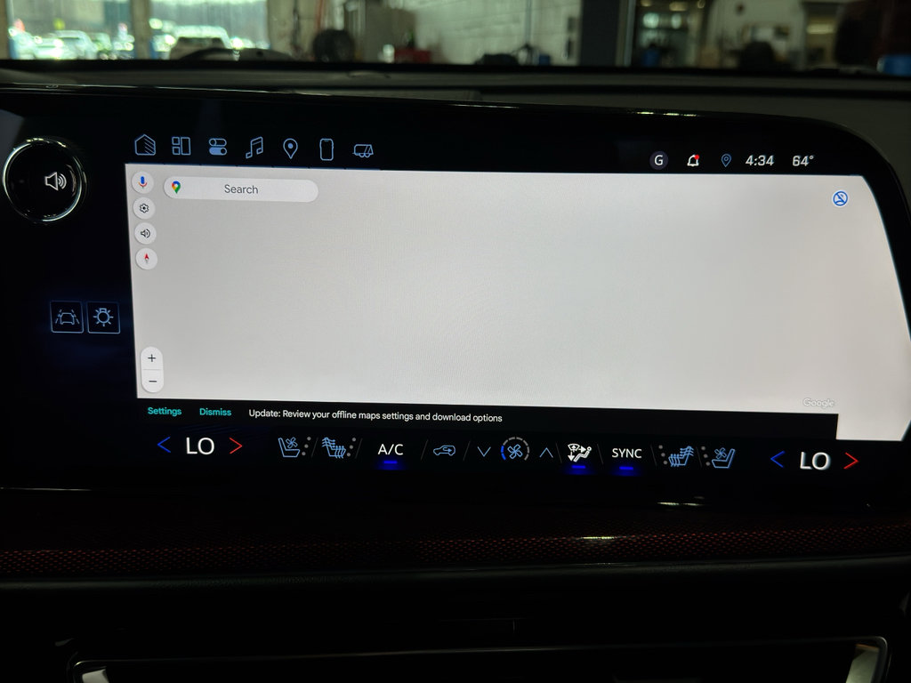 Used 2025 Chevrolet Traverse RS image 35