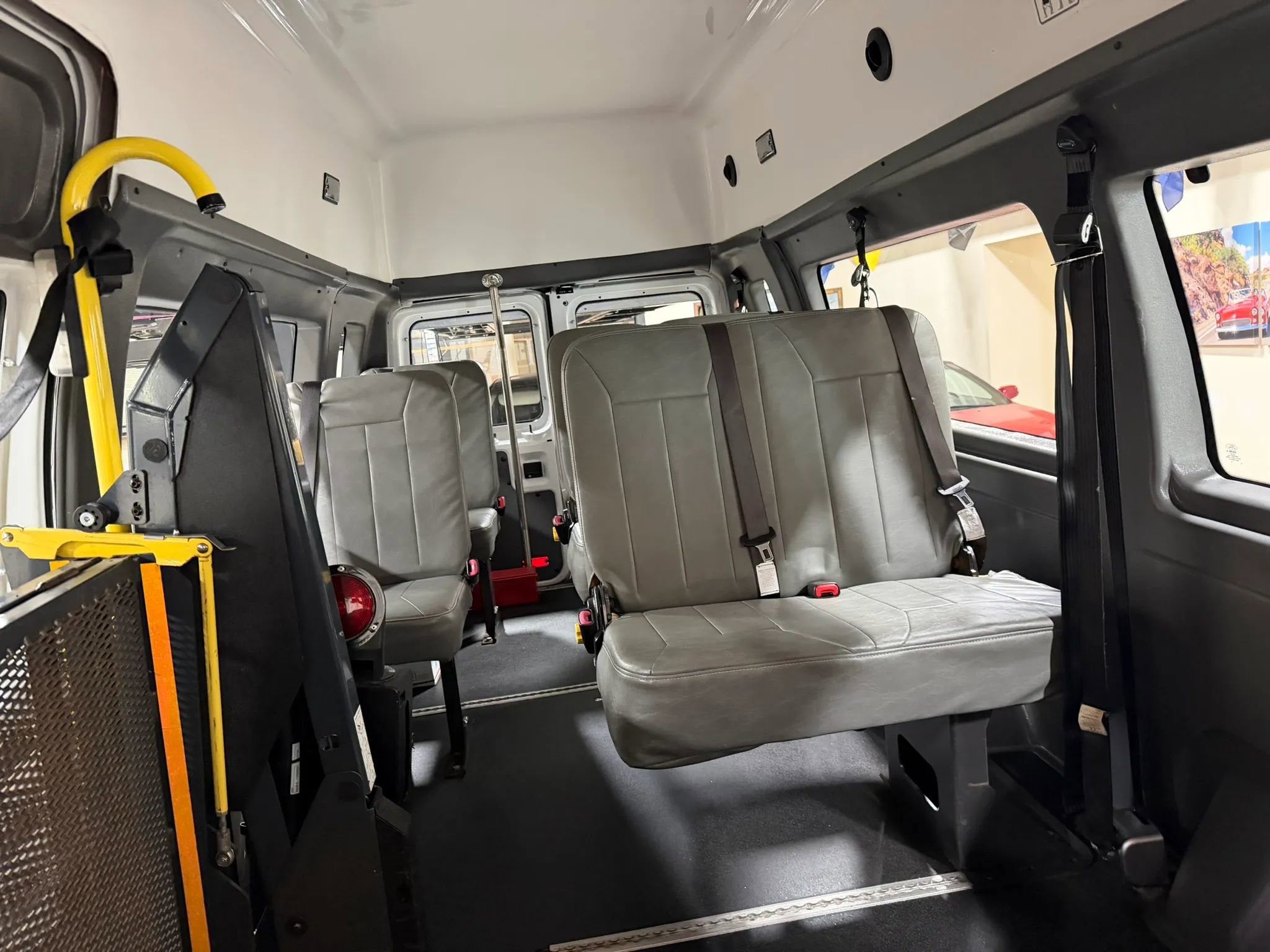 Used 2014 Ford E-250 and Econoline 250 Extended w/ Power Group RWD image 25