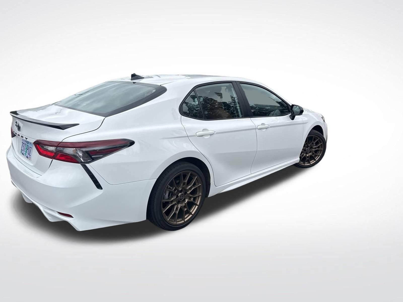 Used 2024 Toyota Camry SE FWD image 5