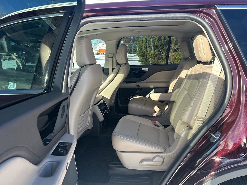 Used 2023 Lincoln Aviator Reserve w/ Equipment Group 201A image 26