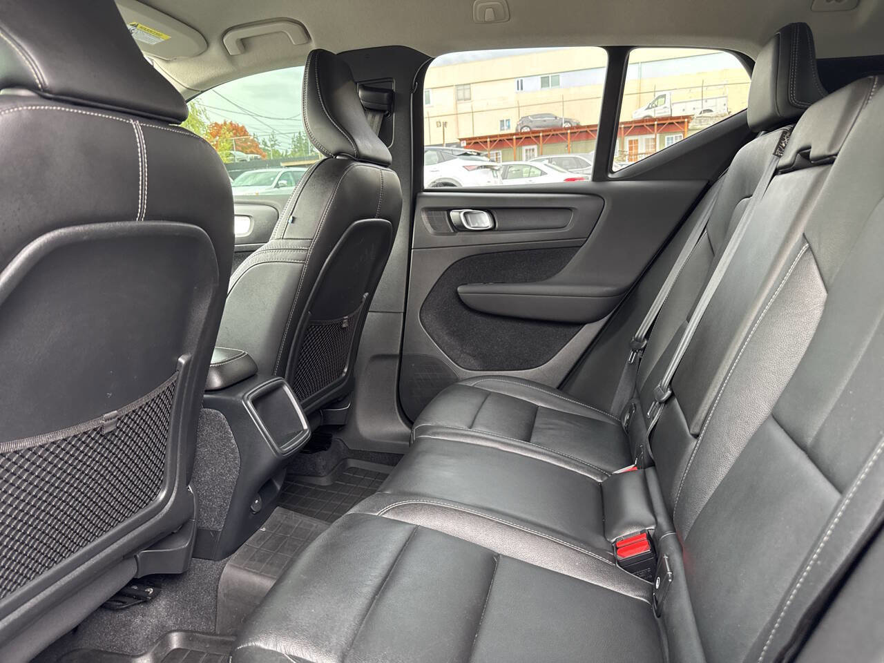 Used 2020 Volvo XC40 T5 Momentum w/ Protection Package Premier image 27