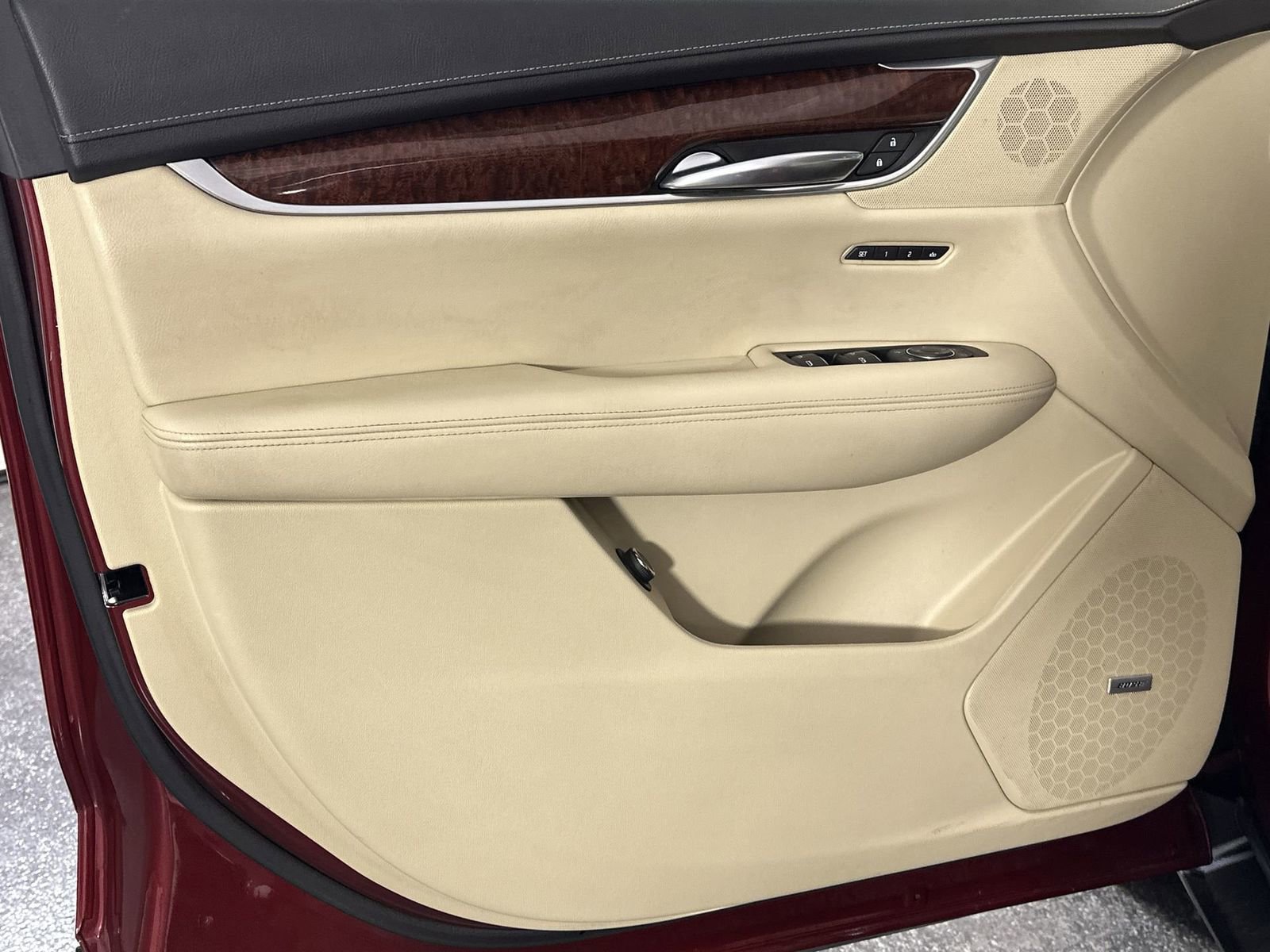 Used 2017 Cadillac XT5 Luxury w/ Driver Awareness Package image 29