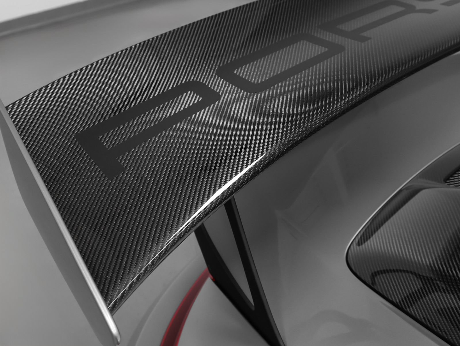 Certified 2018 Porsche 911 GT2 RS RWD image 18