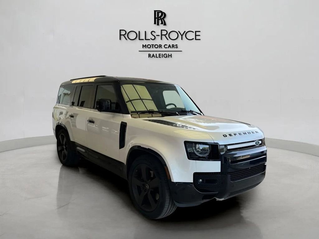 Used 2025 Land Rover Defender 130 V8 AWD/4WD image 3