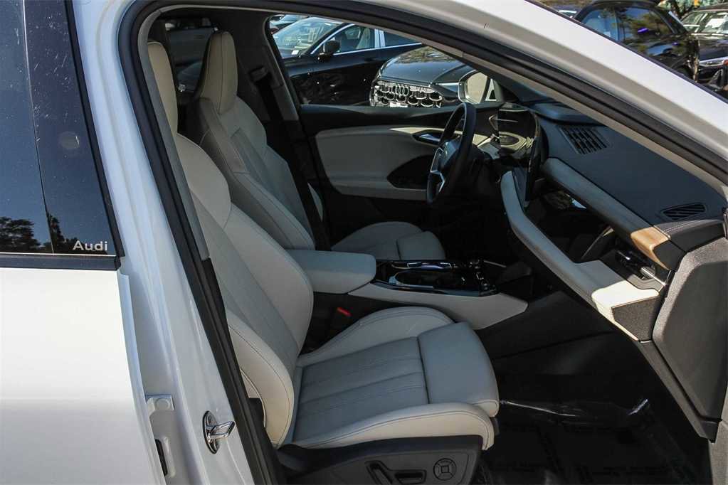 Used 2025 Audi Q6 e-tron Premium Plus w/ Premium Plus image 18