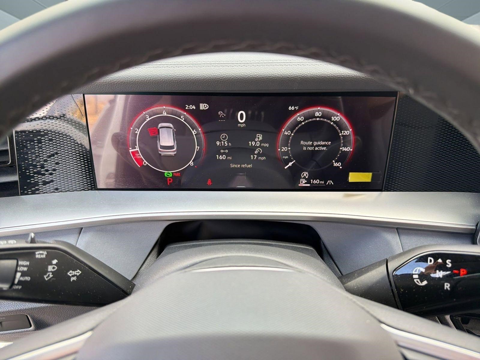 Used 2025 Volkswagen Tiguan SE R-Line image 20