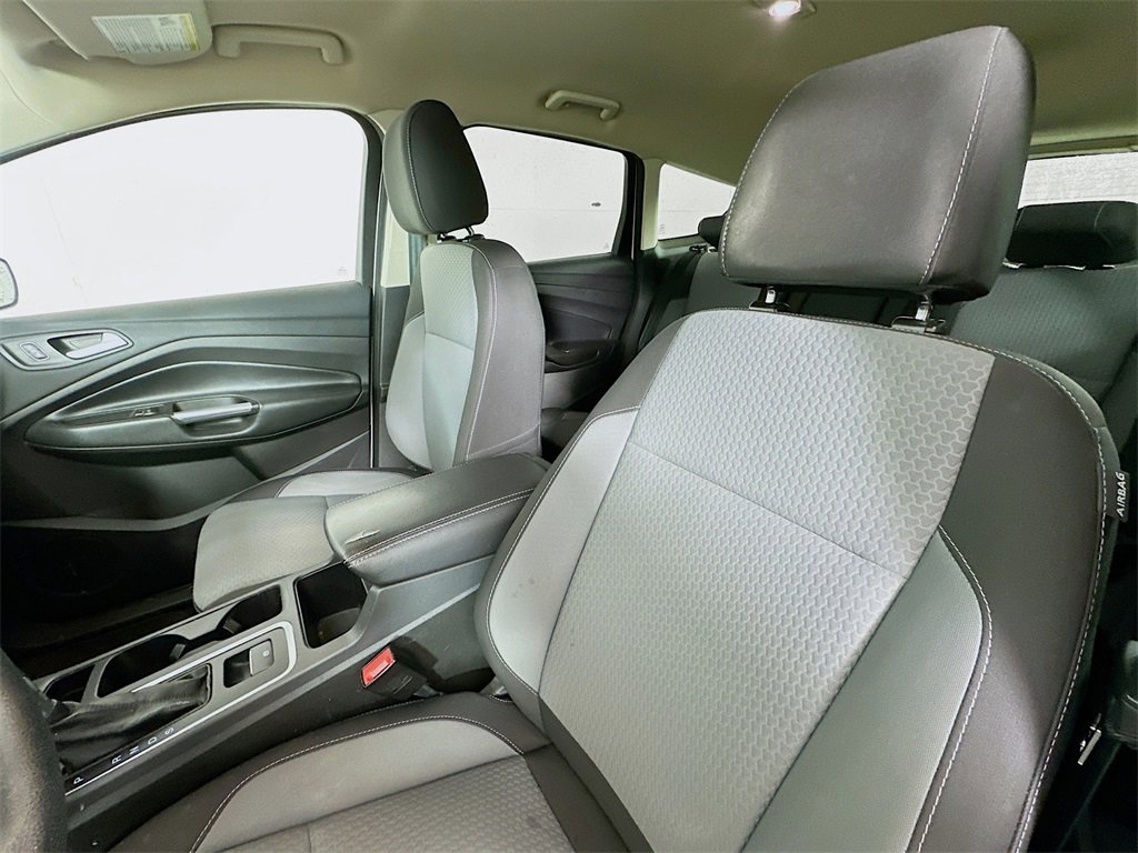 Used 2017 Ford Escape SE w/ Equipment Group 201A image 19