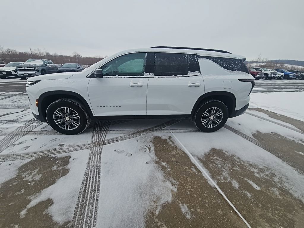 Certified 2025 Chevrolet Traverse LT image 4