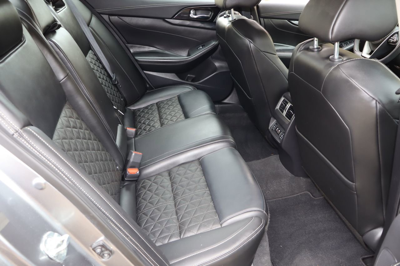 Used 2022 Nissan Maxima Platinum w/ Sport Mat Group FWD image 18