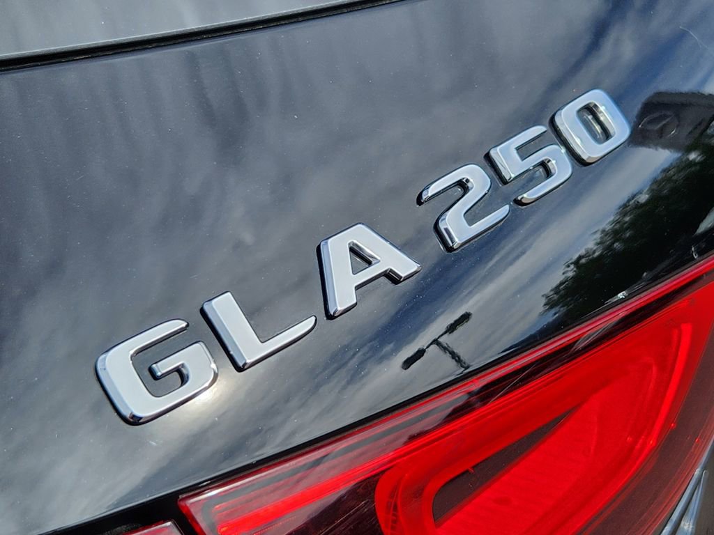Used 2023 Mercedes-Benz GLA 250 4MATIC image 11