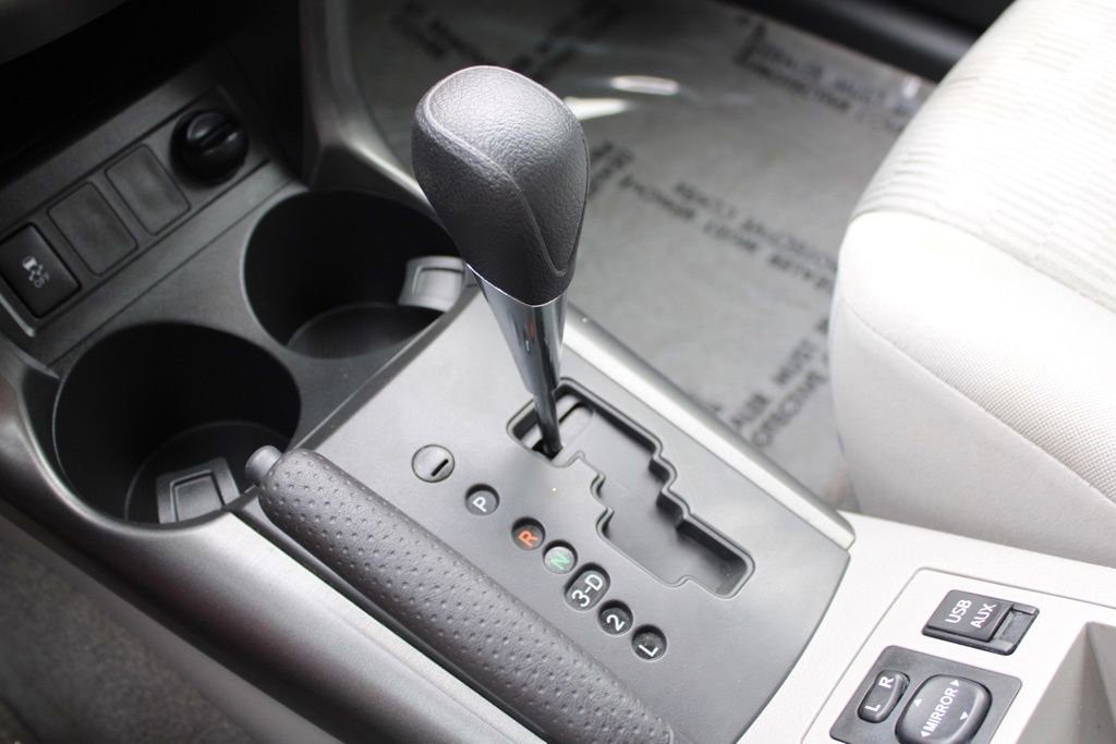 Used 2012 Toyota RAV4 FWD image 33