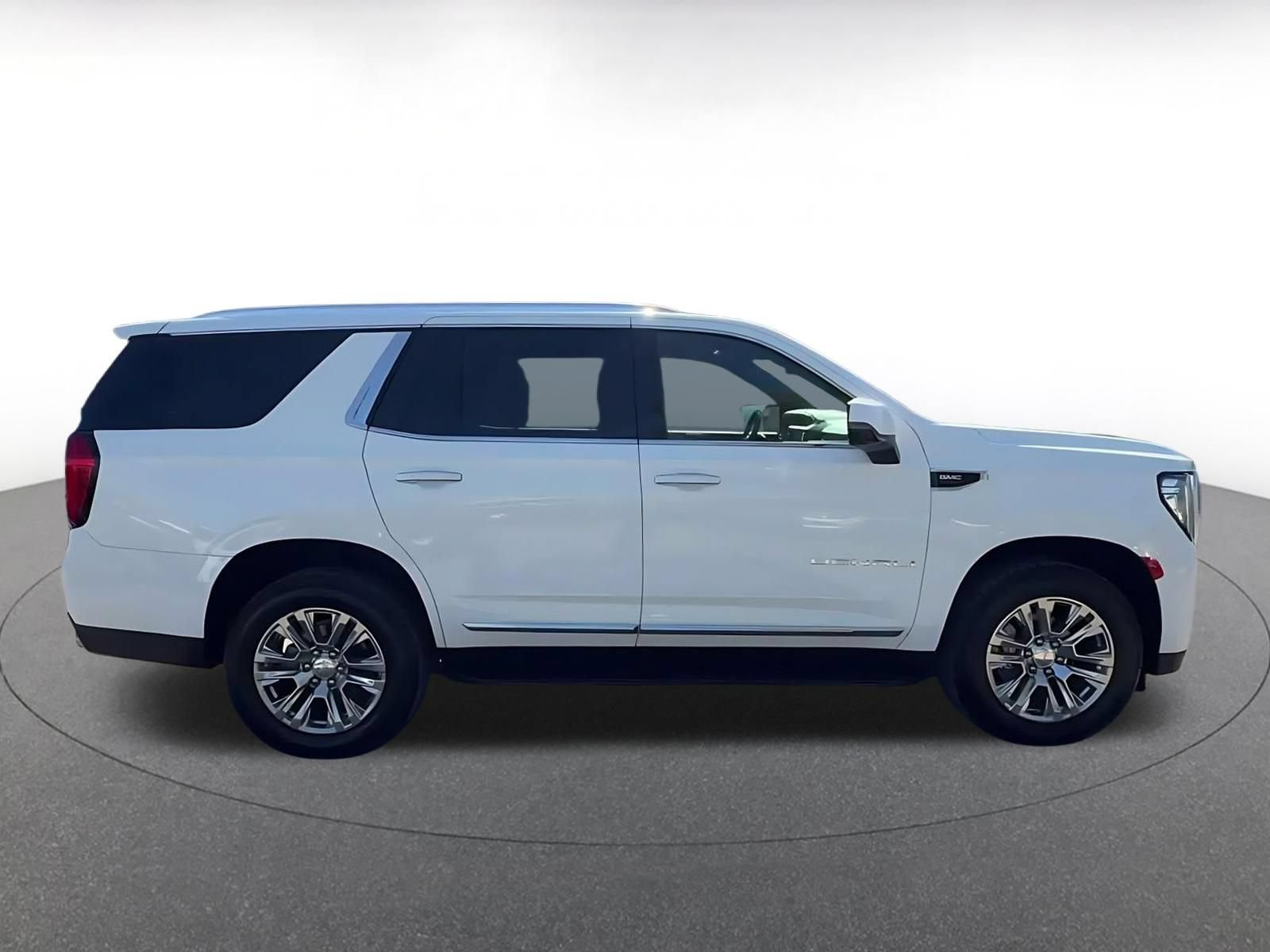 Used 2023 GMC Yukon Denali AWD/4WD image 15