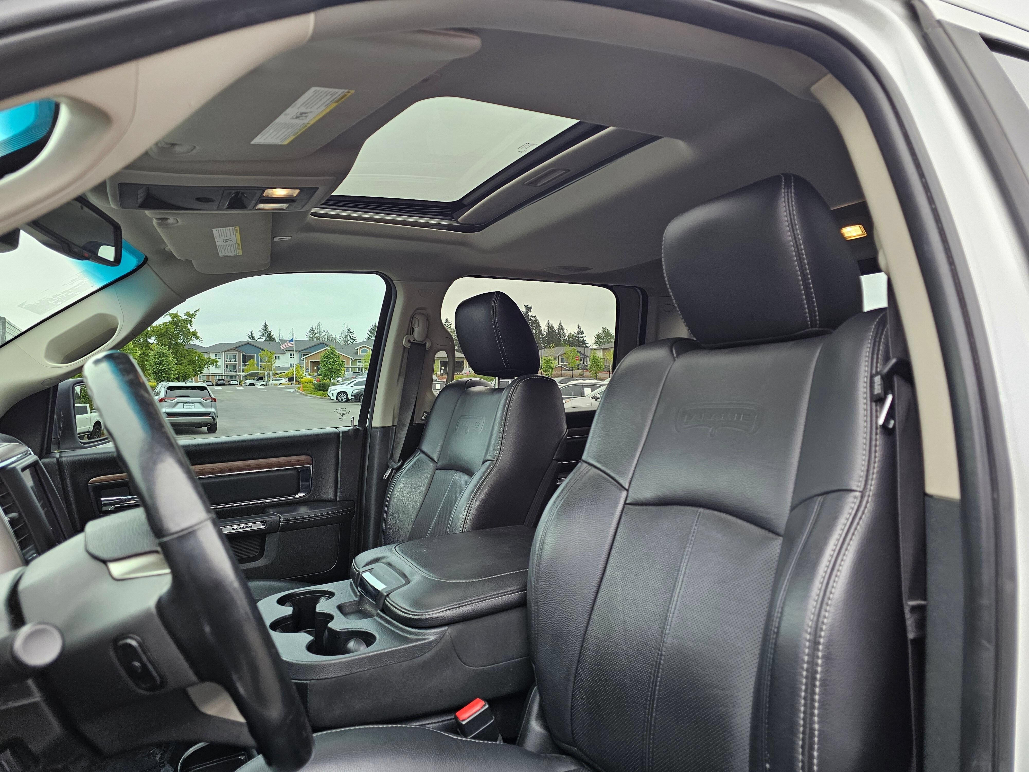 Used 2018 RAM 1500 Laramie AWD/4WD image 23