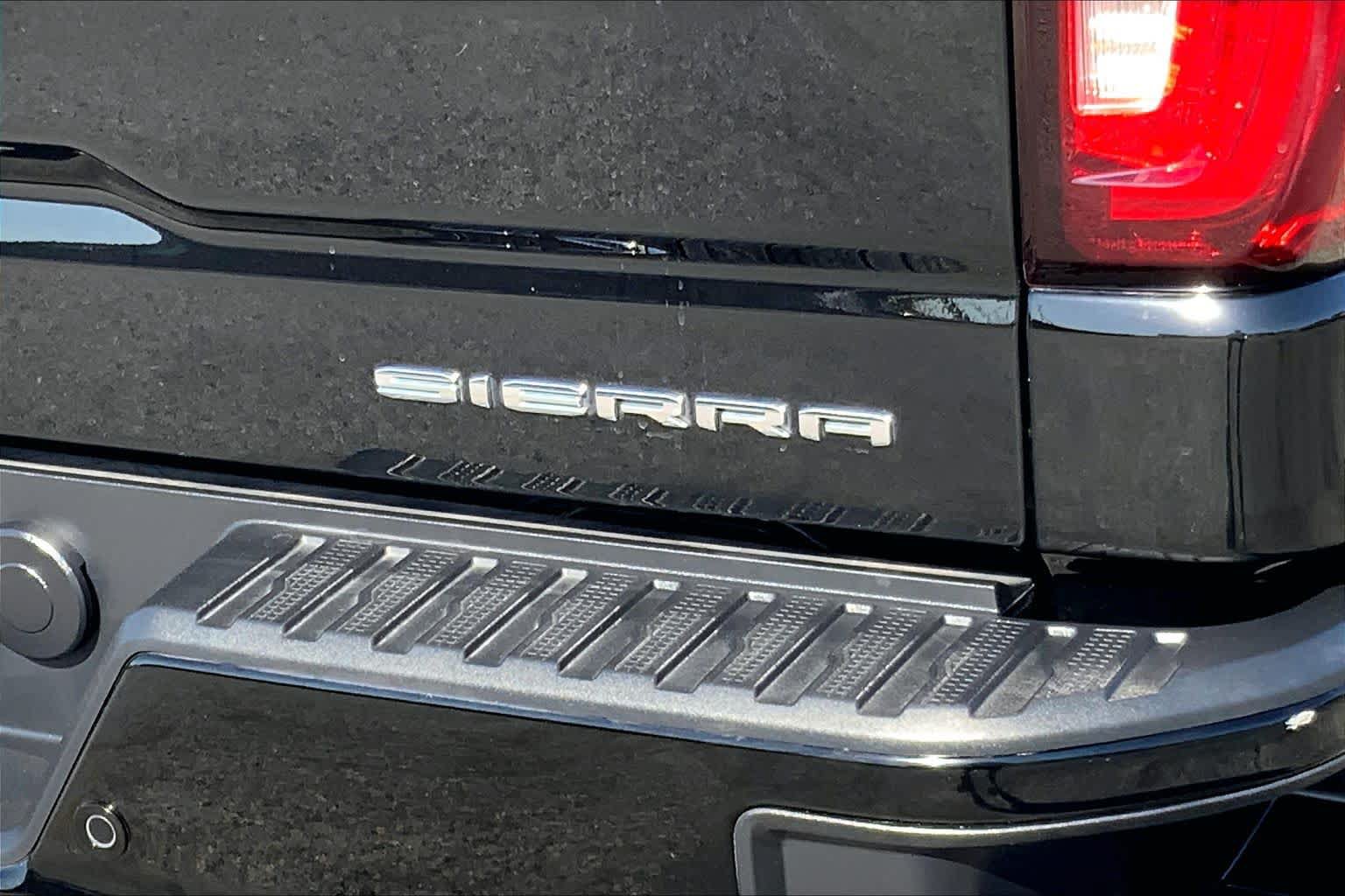 Used 2023 GMC Sierra 1500 Denali AWD/4WD image 10