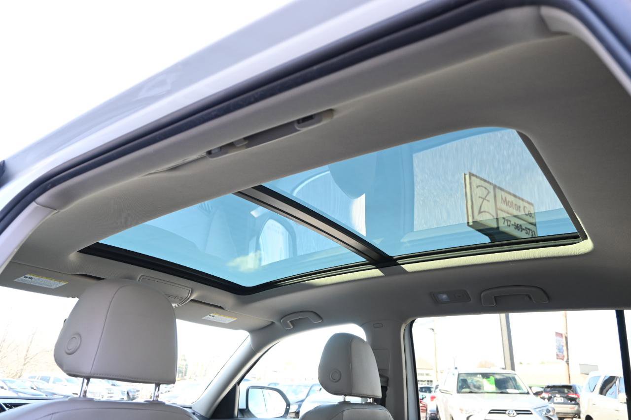 Used 2019 Volkswagen Atlas SEL R-Line image 3