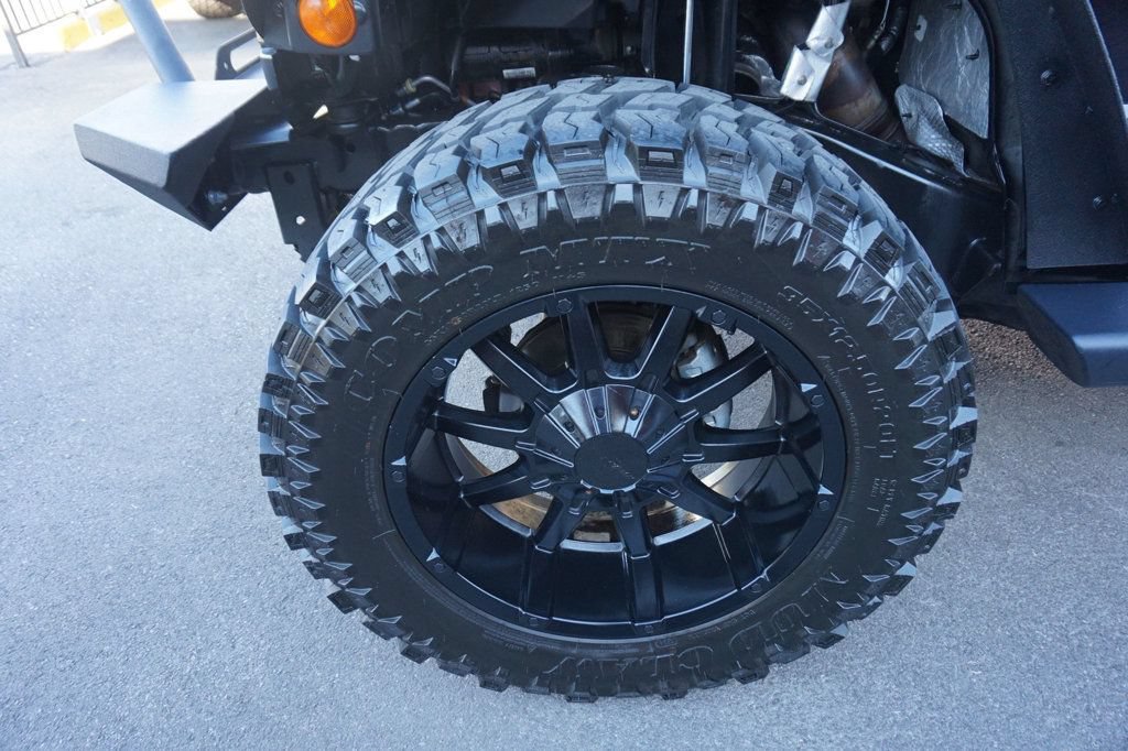 Used 2018 Jeep Wrangler Unlimited Sahara AWD/4WD image 13