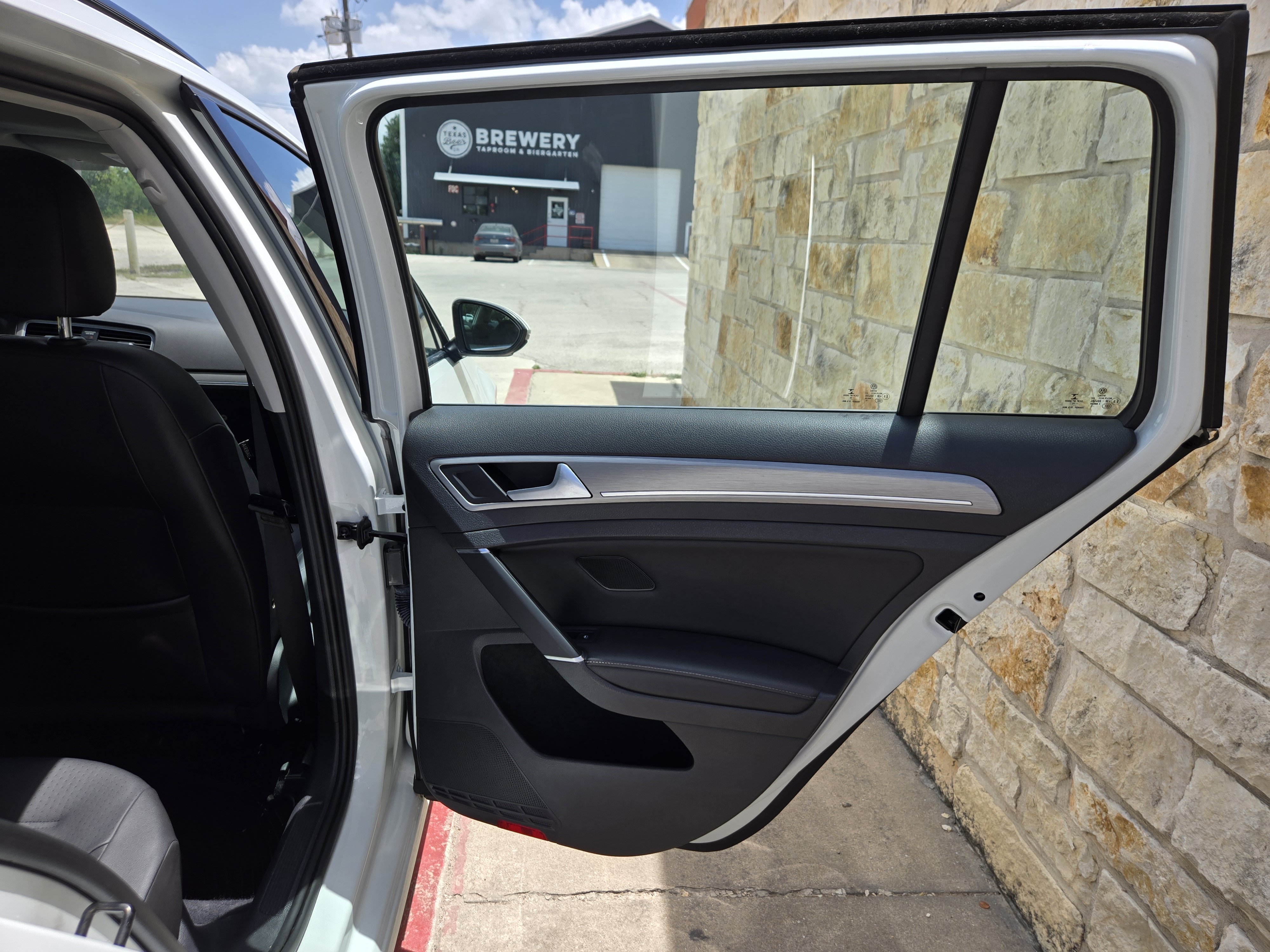 Used 2015 Volkswagen Golf SE w/ Lighting Package FWD image 10