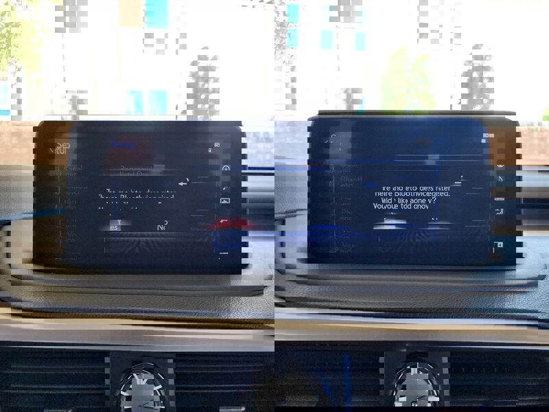 Used 2022 Lexus RX 350L w/ Premium Package image 44