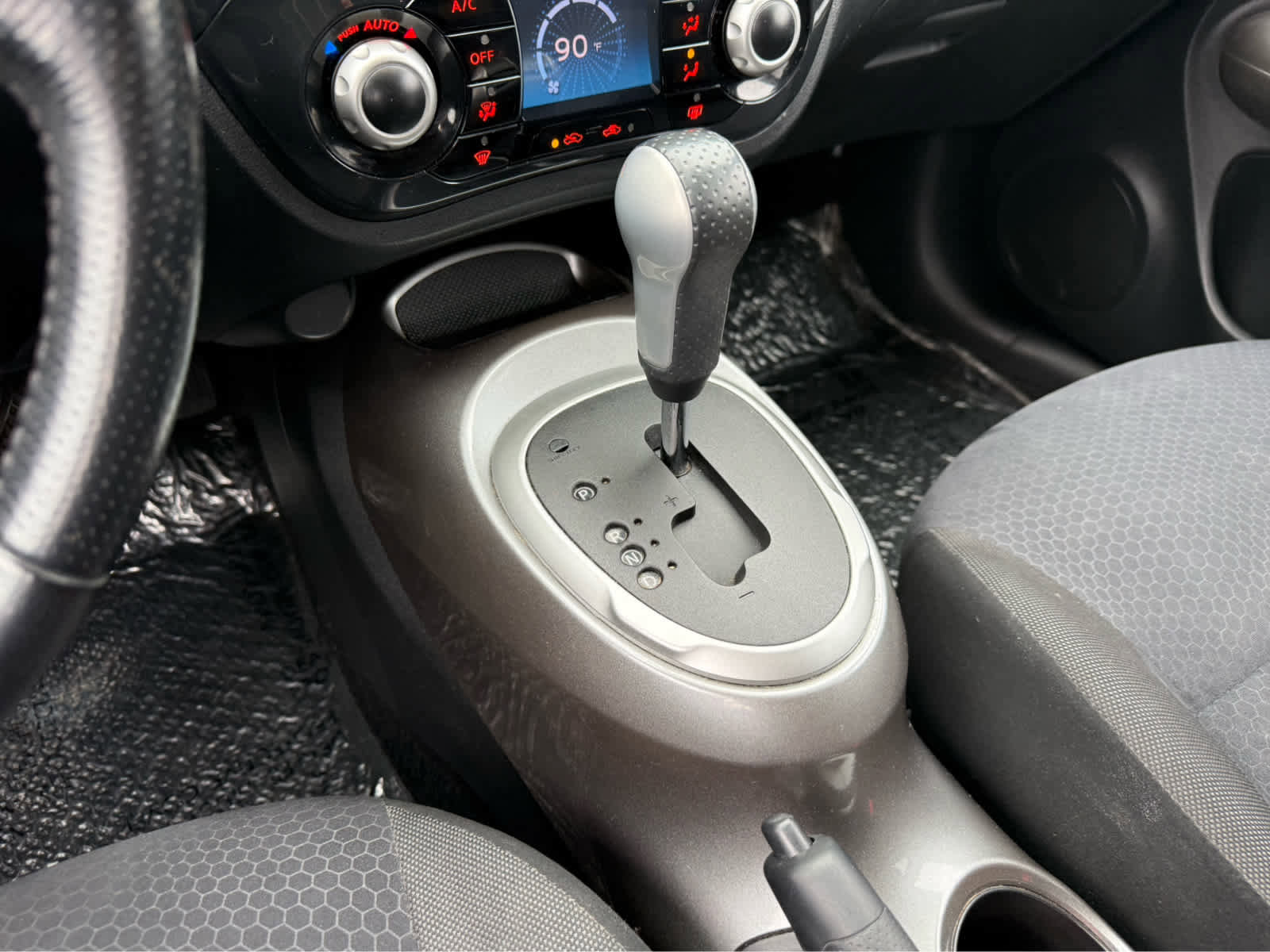 Used 2013 Nissan Juke SV image 19