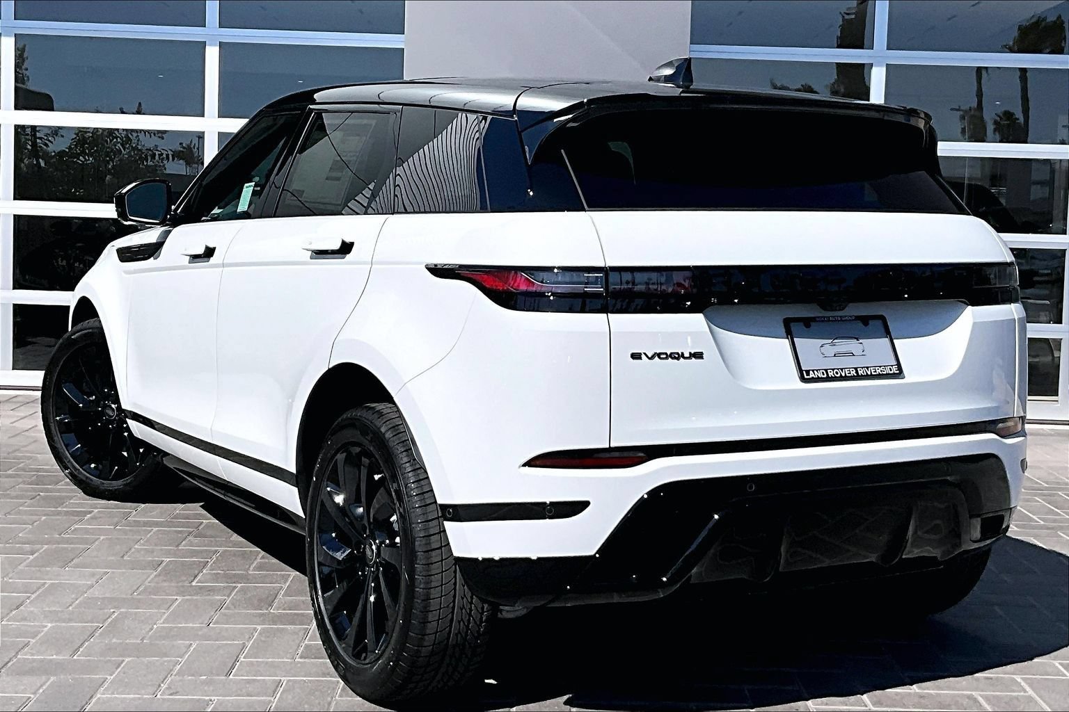 New 2026 Land Rover Range Rover Evoque Hoxton AWD/4WD image 3