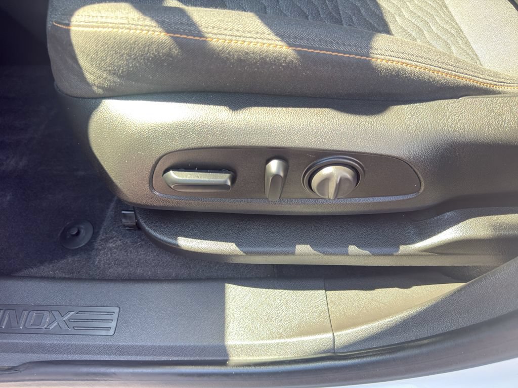 Used 2020 Chevrolet Equinox LT AWD/4WD image 15