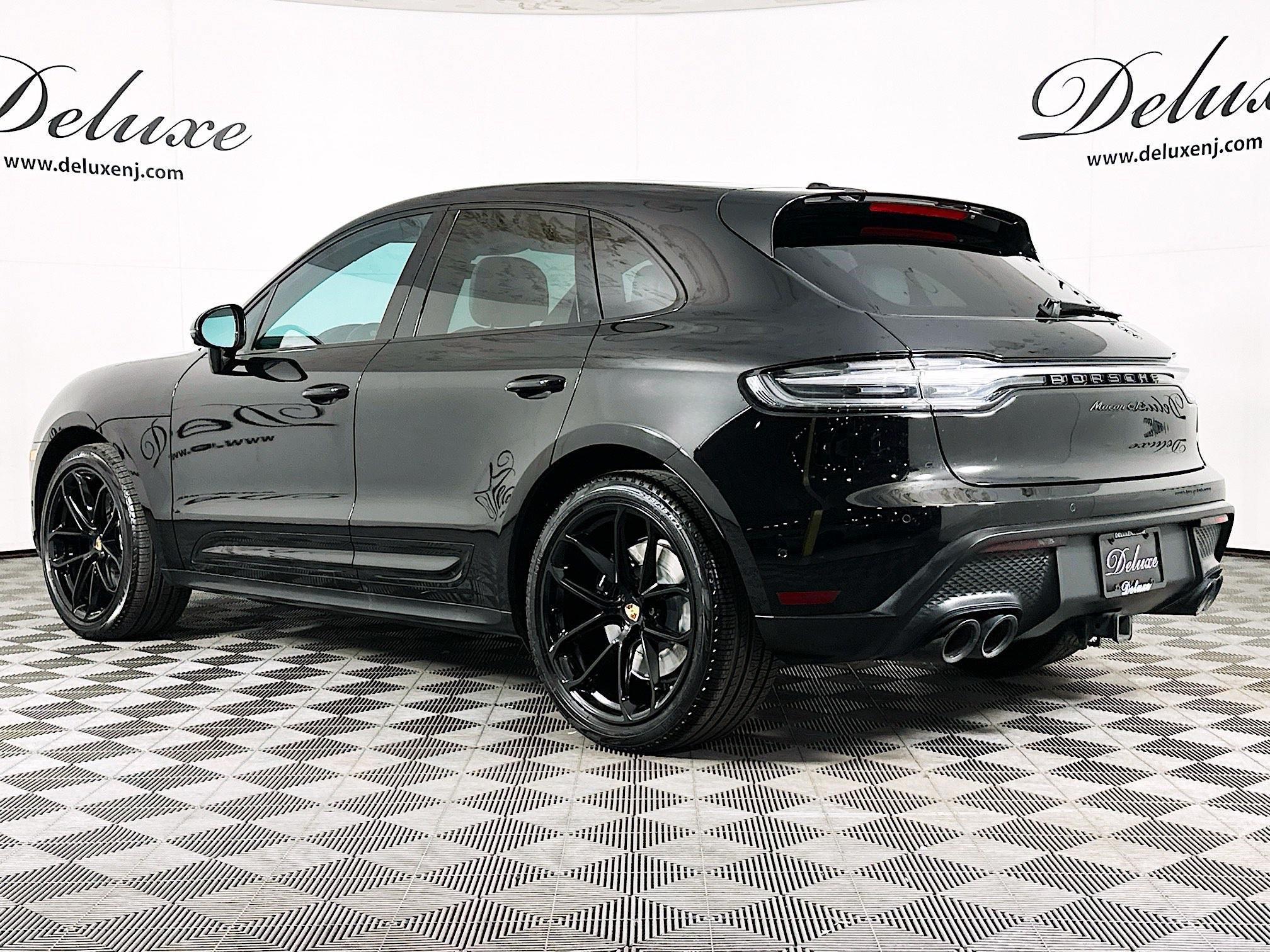 Used 2023 Porsche Macan GTS w/ Premium Package Plus AWD/4WD image 4