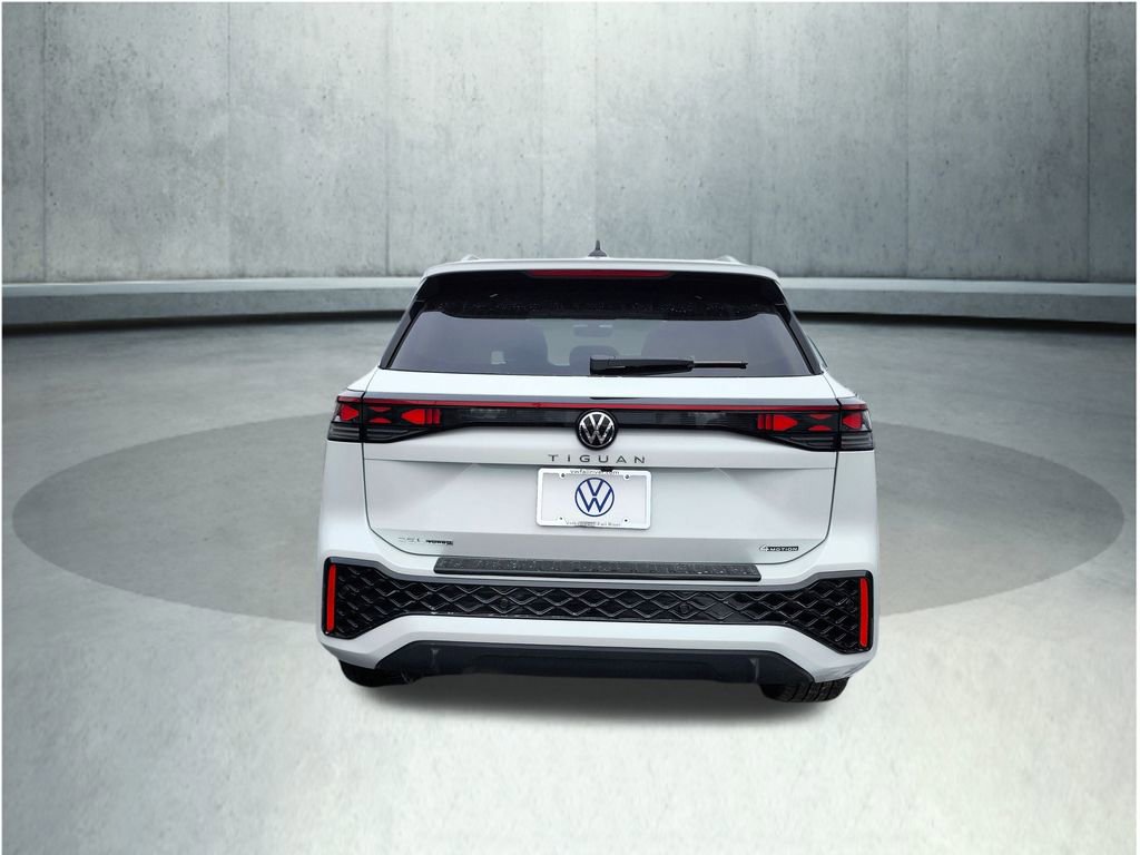 New 2026 Volkswagen Tiguan SEL R-Line image 5