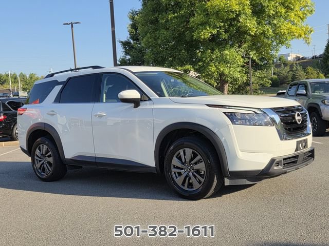 Used 2025 Nissan Pathfinder SV FWD image 4
