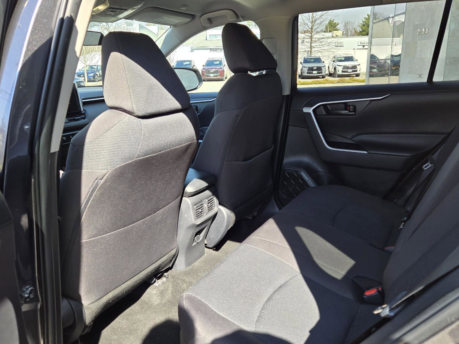 Used 2025 Toyota RAV4 LE AWD/4WD image 19