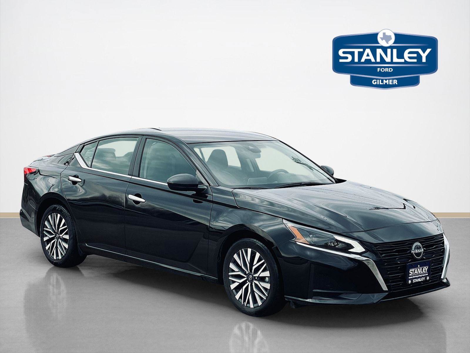 Used 2024 Nissan Altima 2.5 SV FWD image 1