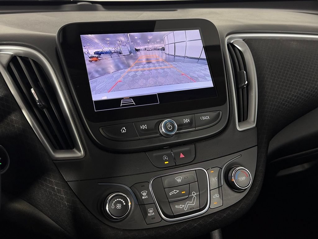 Used 2025 Chevrolet Malibu RS FWD image 17