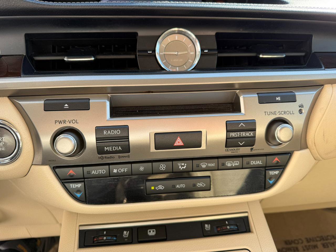 Used 2014 Lexus ES 350 w/ Luxury Package FWD image 38
