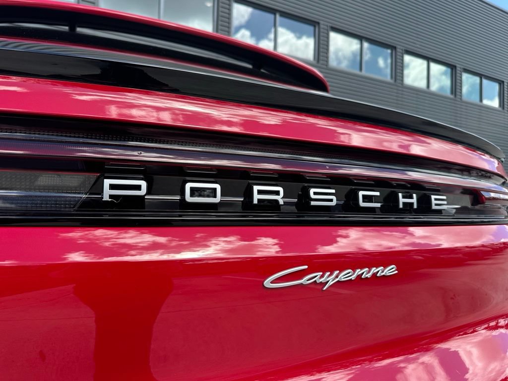 Used 2026 Porsche Cayenne Coupe AWD/4WD image 14