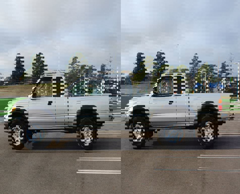 Used 2004 Toyota Tacoma PreRunner image 8