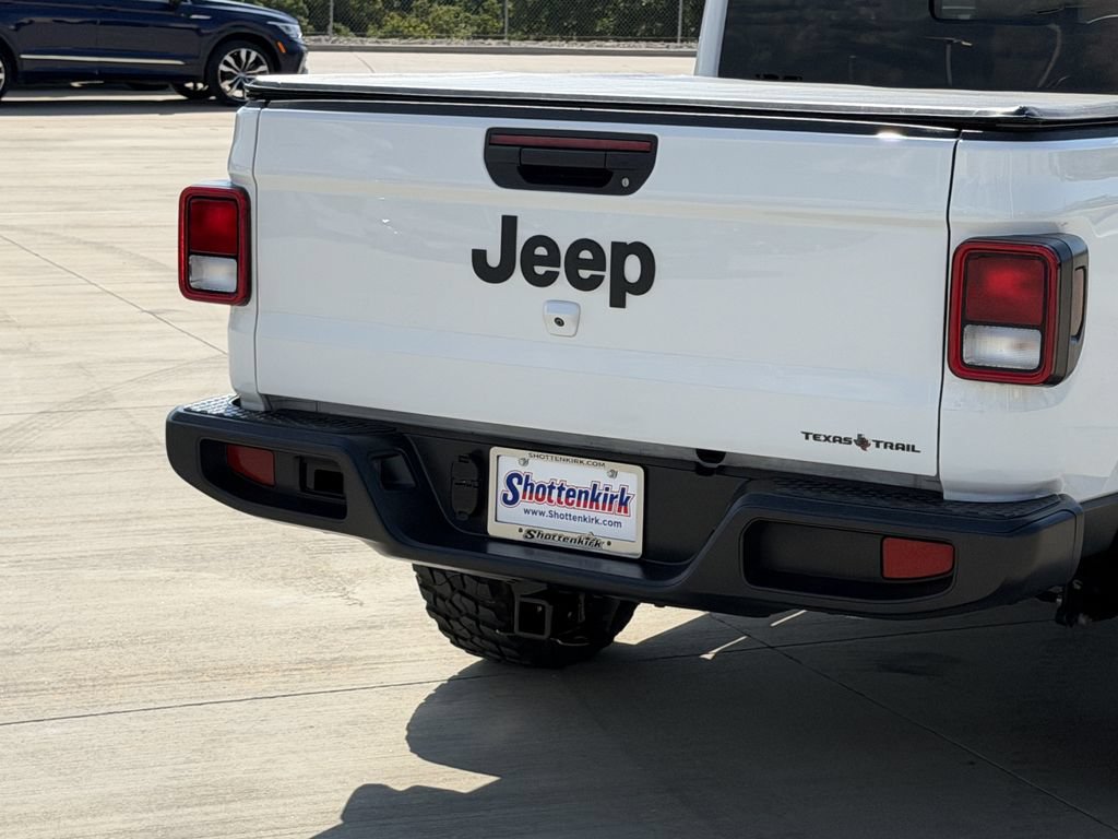 Used 2025 Jeep Gladiator Sport AWD/4WD image 6