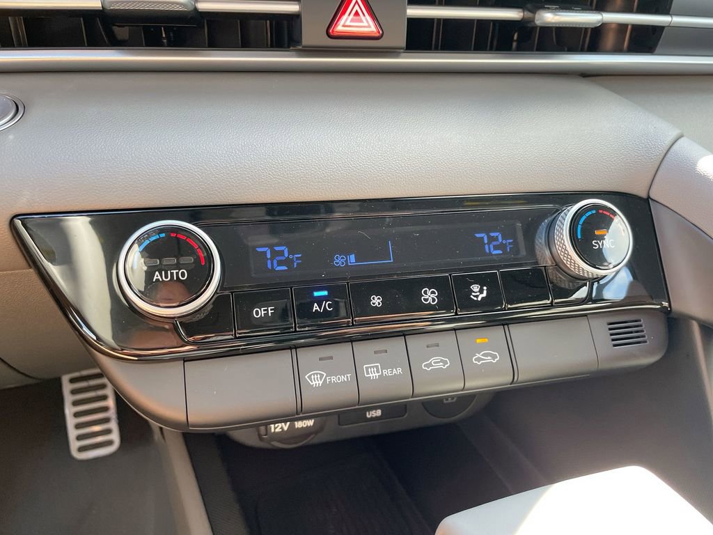 Used 2025 Hyundai Elantra Sport image 44