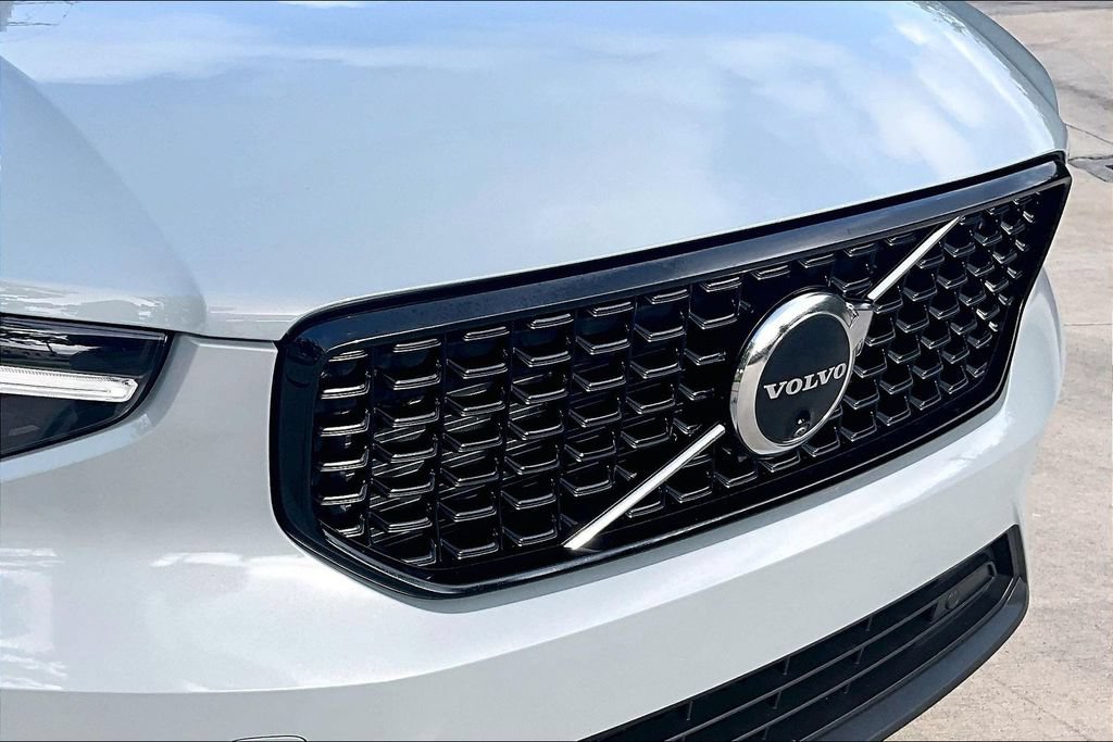 Certified 2026 Volvo XC40 B5 Ultra AWD/4WD image 38