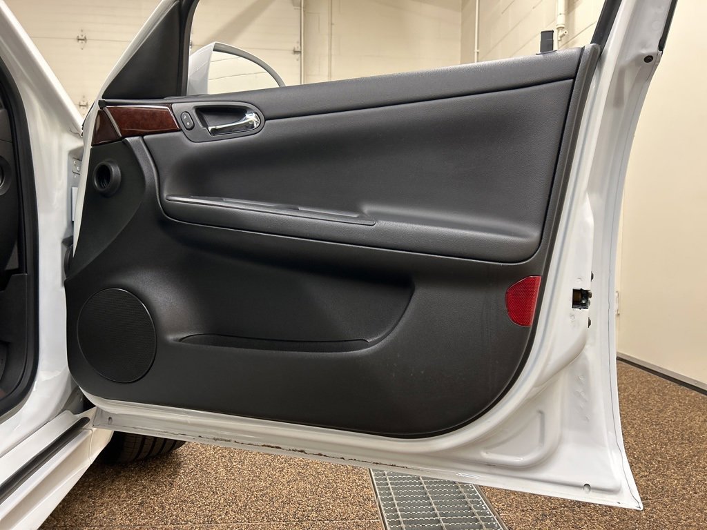 Used 2011 Chevrolet Impala LT image 15