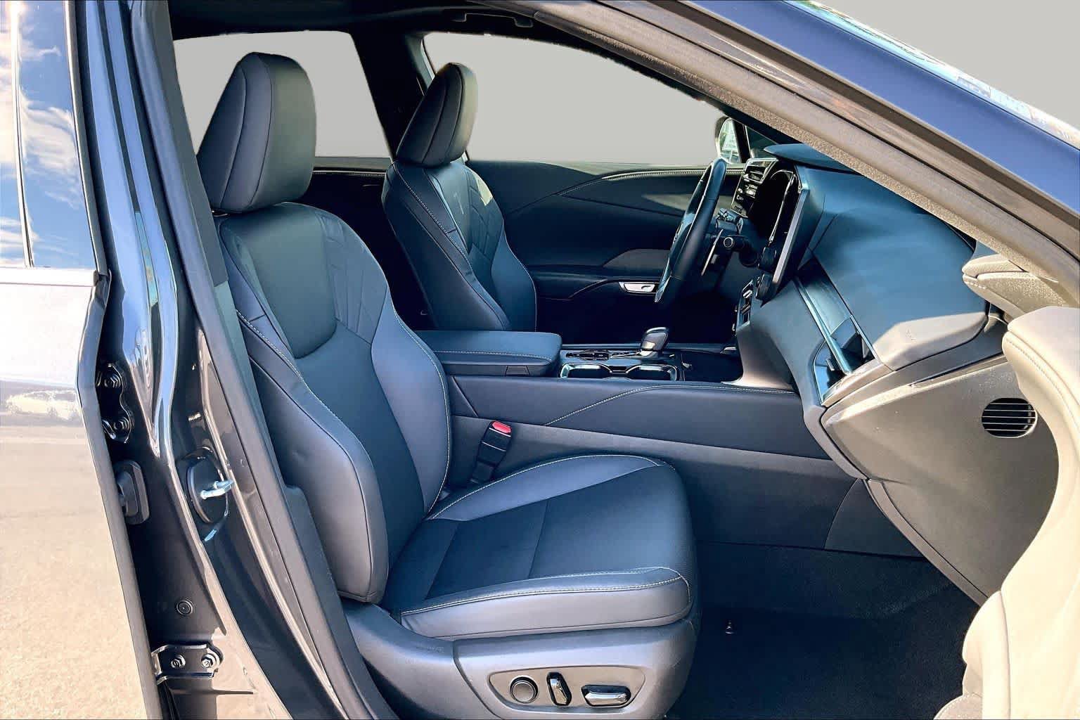 Used 2024 Lexus RX 350 Premium w/ Convenience Package FWD image 8