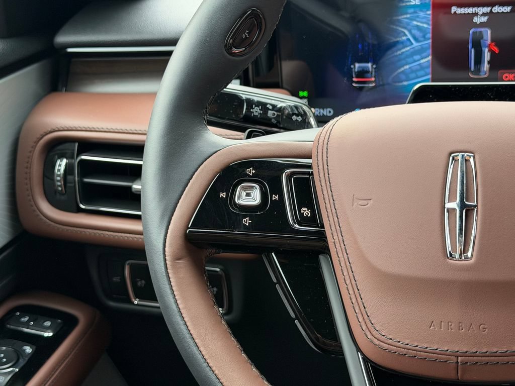 New 2026 Lincoln Aviator Reserve AWD/4WD image 16