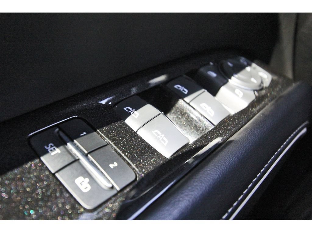 Used 2021 Cadillac Escalade Premium Luxury Platinum AWD/4WD image 21