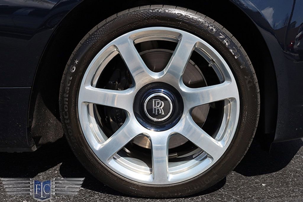 Used 2016 Rolls-Royce Dawn image 35