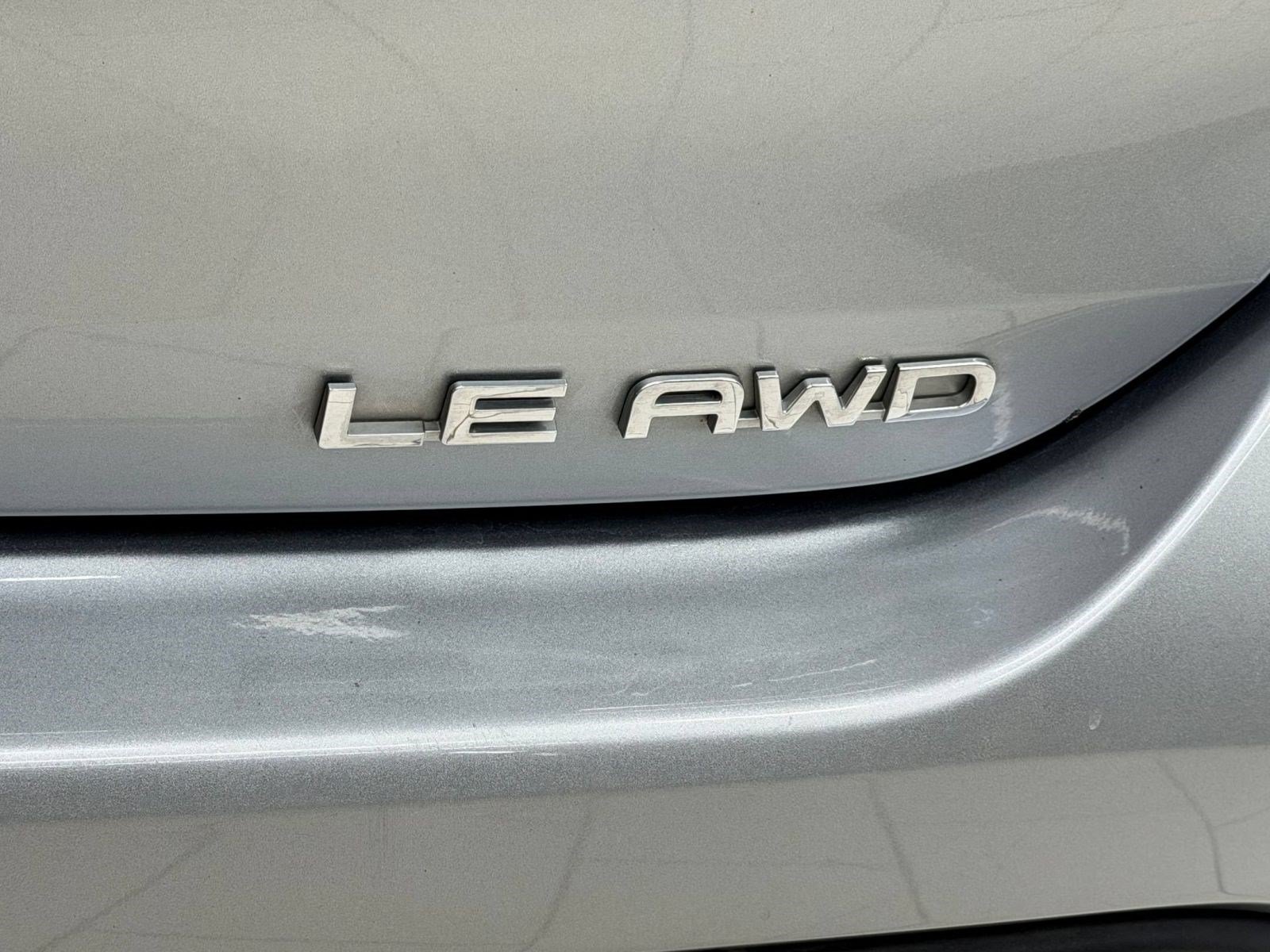 Used 2020 Toyota Highlander LE AWD/4WD image 32