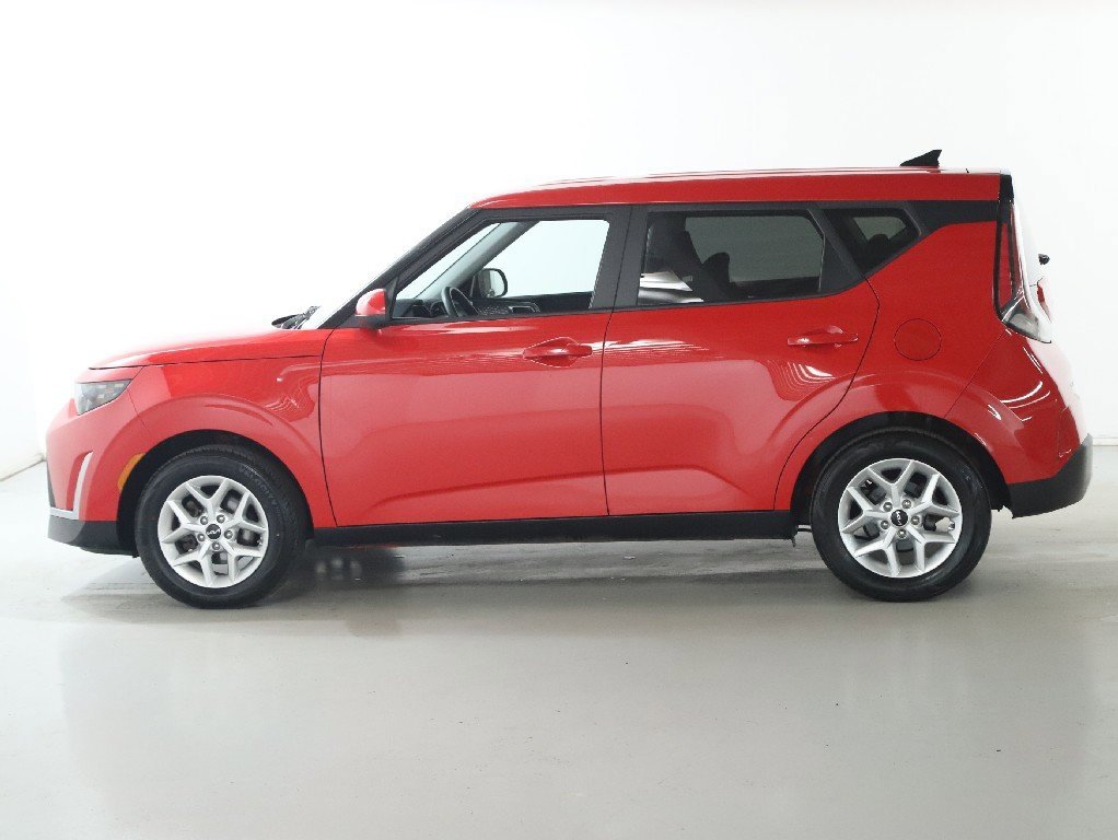 Used 2023 Kia Soul LX w/ LX Technology Package image 37