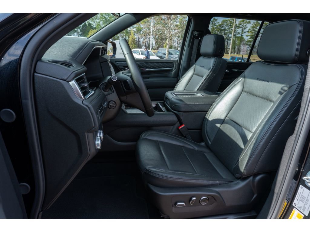 Used 2024 GMC Yukon Denali image 11