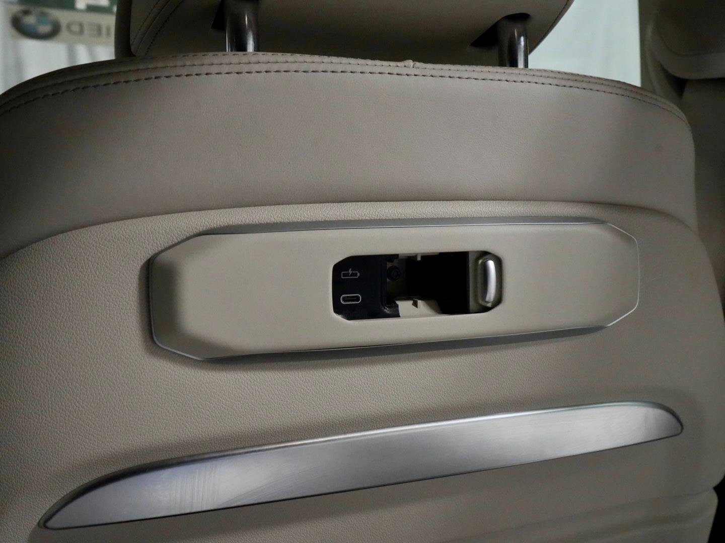 Certified 2024 BMW X7 xDrive40i w/ Executive Package image 39