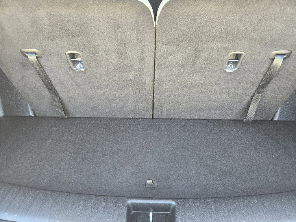 Certified 2025 Kia Sorento S image 31