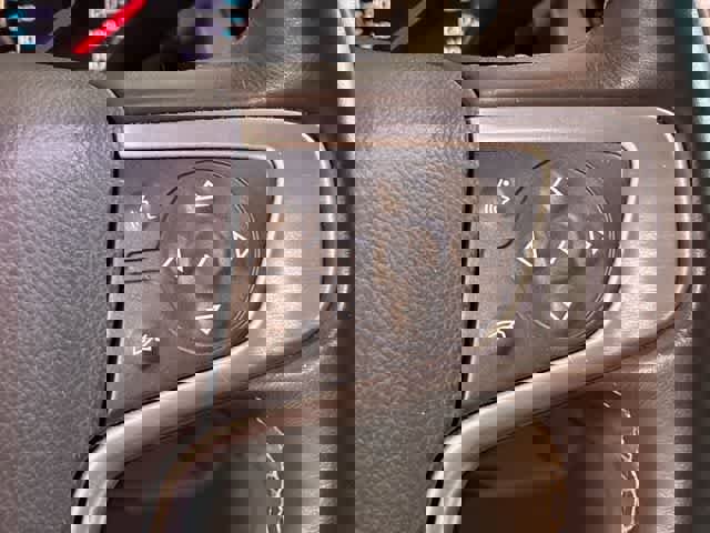 Used 2017 GMC Yukon SLE image 25